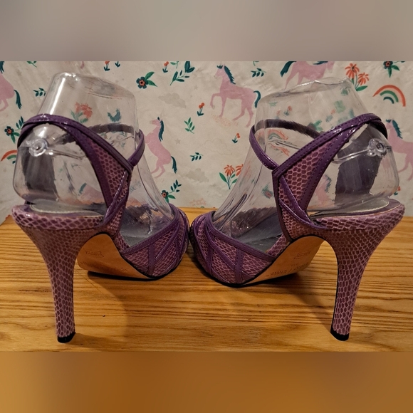 Y2K White House Black Market Purple Snake Leather Peep Toe Heel Pump Shoe SZ 6M - Picture 4 of 9